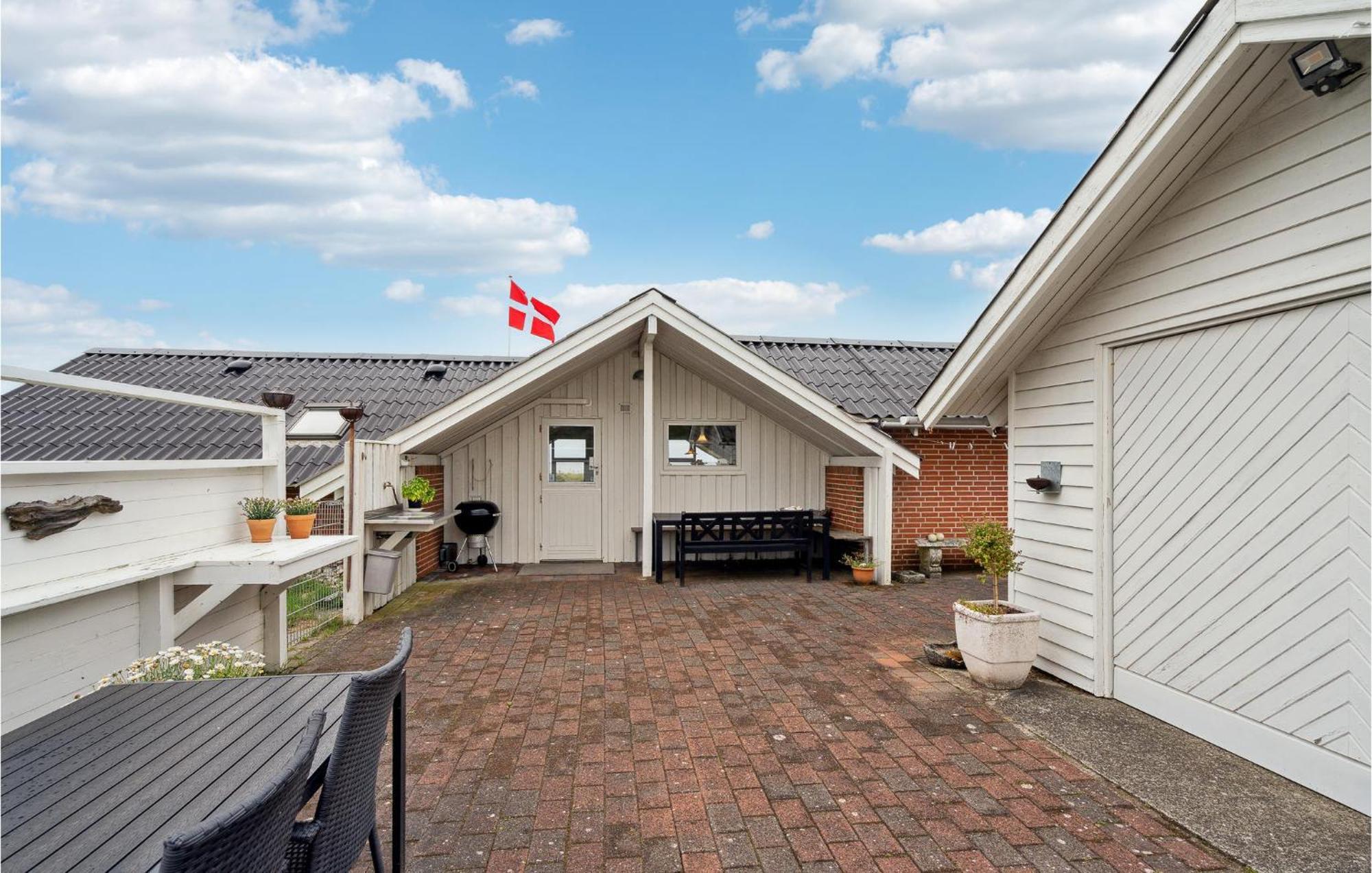 3 Bedroom Cozy Home In Logstor Løgsted Exterior foto
